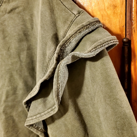 NWT 7 For All Mankind Ruffle Shoulder Crop Top Sweatshirt in Olive Green. M - Picture 7 of 8
